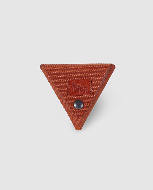 Monedero triangular de hombre Alep de piel grabada marrón con clic