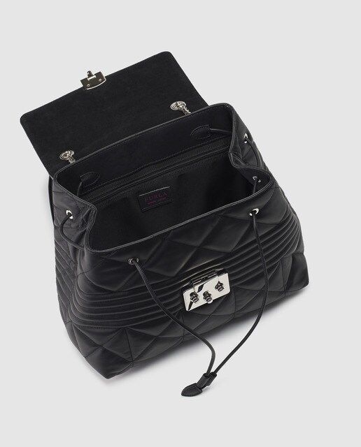 Mochila mediana de mujer Furla Fortuna de piel acolchada en negro