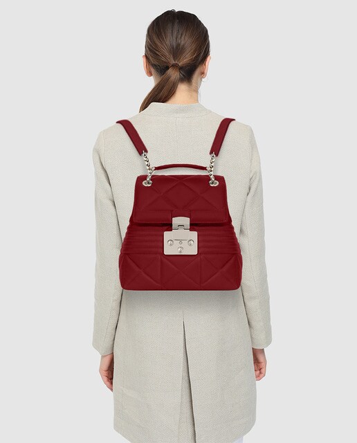 Mochila acolchada de mujer Furla Fortuna de piel en rojo