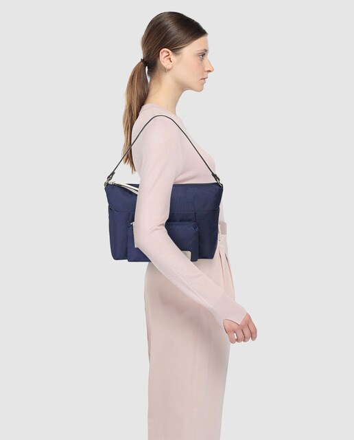 Bolso de hombro Piel Morena de nylon en azul con bolsillos exteriores