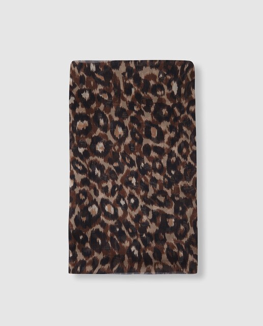 Fular El Corte Inglés en chiffon de seda marrón con animal print