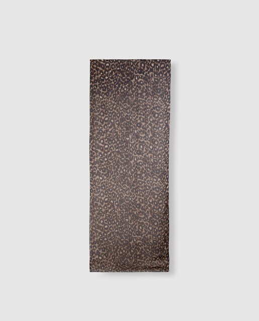 Fular El Corte Inglés en chiffon de seda marrón con animal print