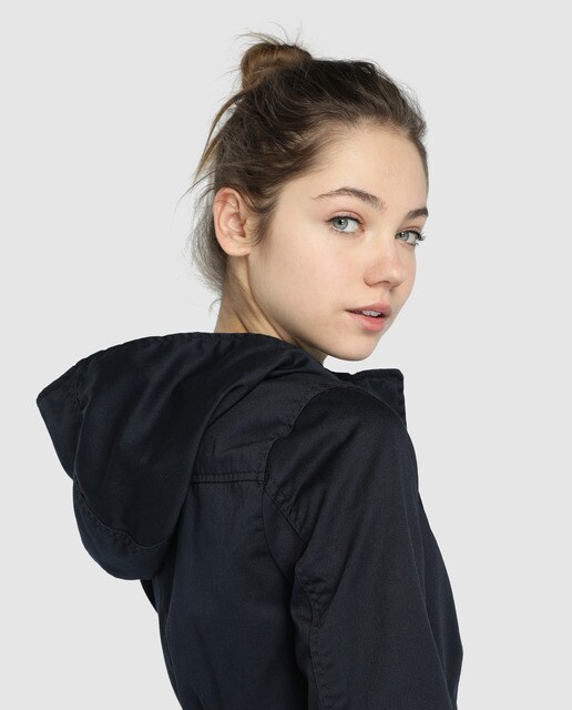 Parka de mujer con capucha y cintura fruncida