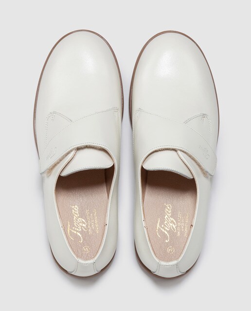 Scarpe da comunione da bambino Tizzas di colore beige con chiusura con adherente