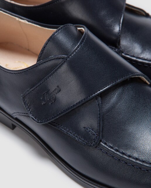 Scarpe da comunione da bambino Tizzas di colore blu navy con chiusura con adherente