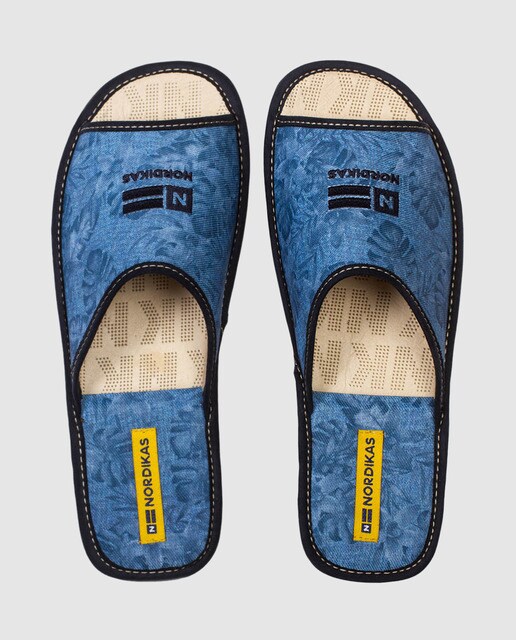 Zapatillas de casa de hombre Nordikas de color azul con estampado de flores