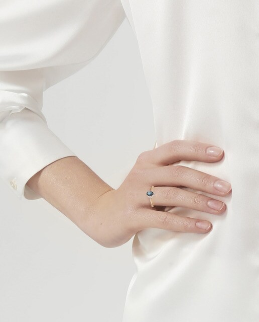 Anillo El Corte Inglés Notre Dame de oro rosa, diamantes y topacio London Blue