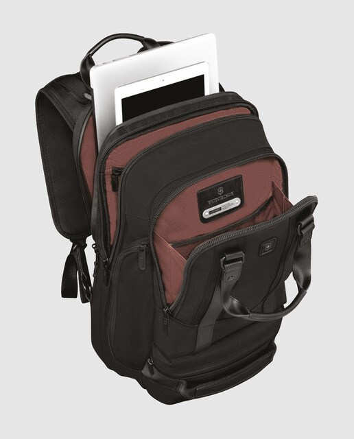 Mochila para portátil BELLEVUE negra con bolsillo acolchado