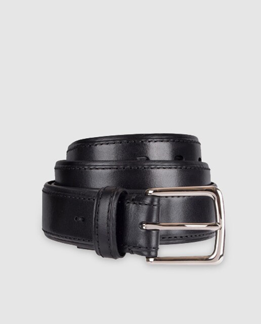 Cinturón de piel negro con pespuntes