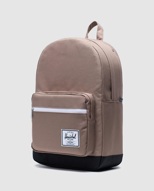 Mochila POP QUIZ castanha, com capacidade para 22 L
