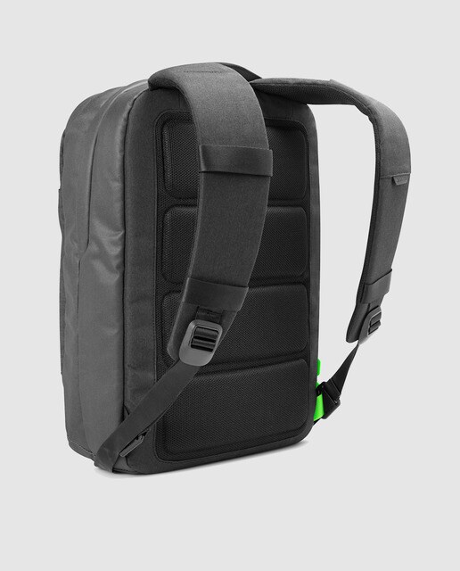 Mochila de homem Incase preta com fecho de correr