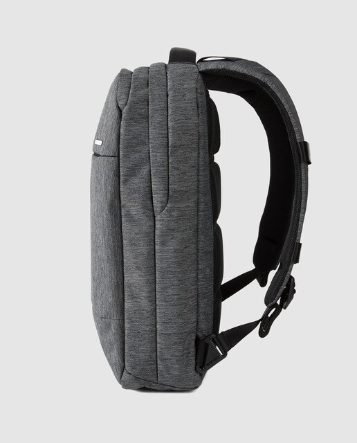 Mochila de homem Incase cinzenta com fecho de correr