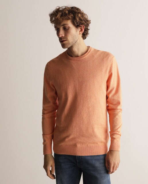 Jersey de hombre naranja con el cuello redondo