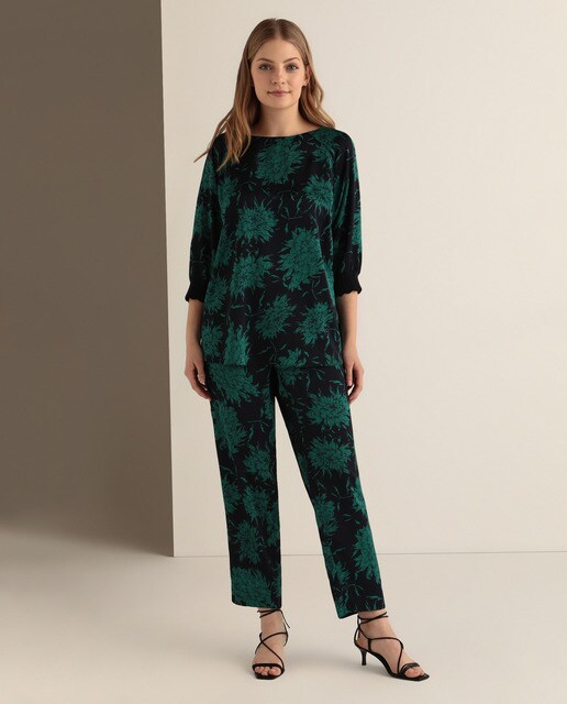 Pantalón fluido de mujer talla grande con estampado floral