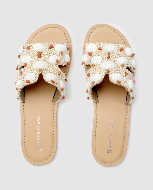 Sandalias planas de mujer Green Coast de color rosa con adorno conchas