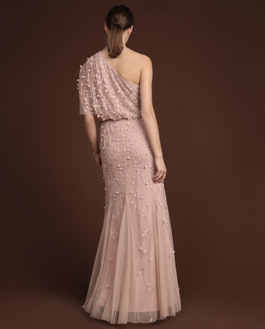 Vestido largo con flores 3D