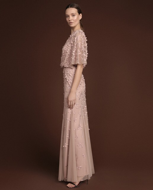Vestido largo con flores 3D