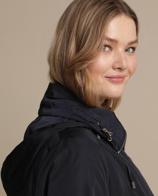 Parka curta leve de mulher tamanhos grandes