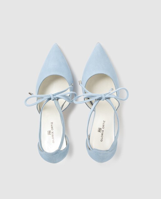 Zapatos de salón de mujer Gloria Ortiz de piel azul con adorno de lazada