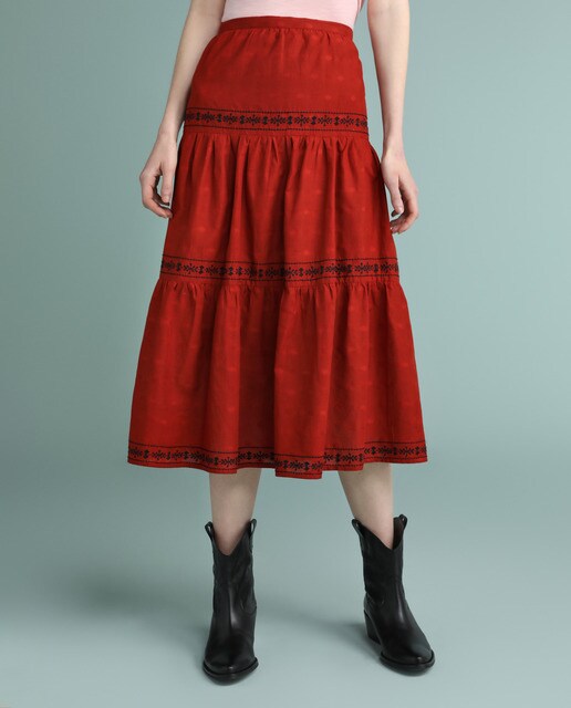 Falda midi bordada