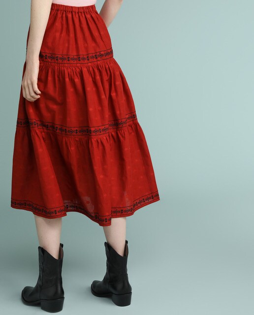 Falda midi bordada