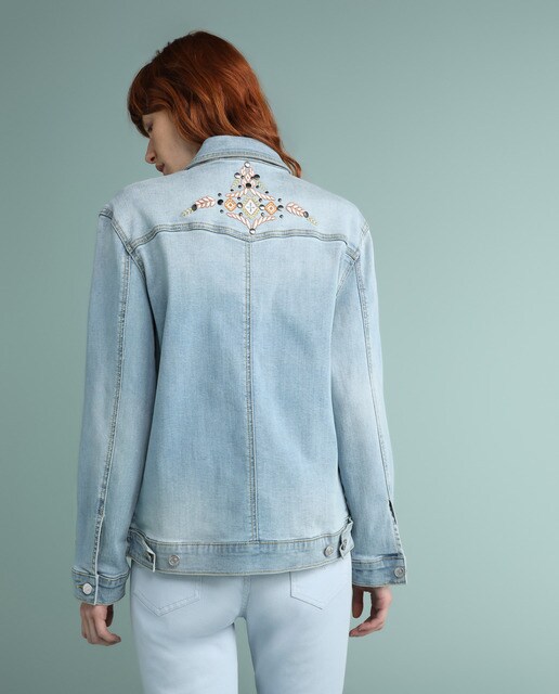 Cazadora vaquera de mujer oversize