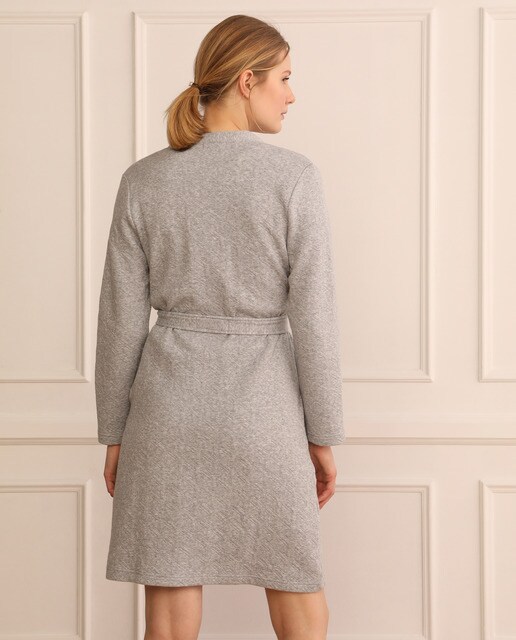 Robe curto com manga comprida
