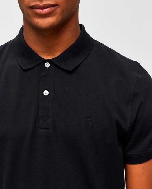 Polo piqué de hombre Selected básico negro de manga corta