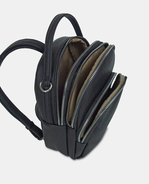 Mochila pequena preta com compartimento duplo