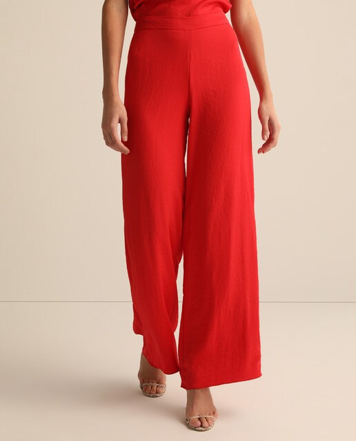 Pantalón recto fluido en rojo