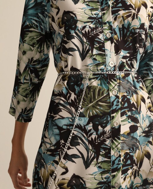 Vestido estampado com botões