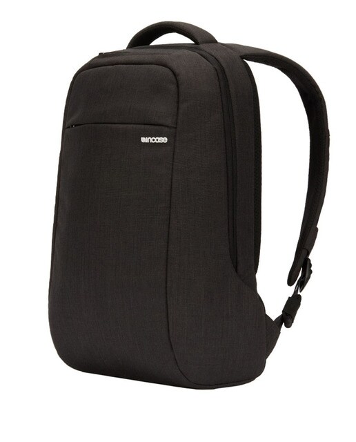 Mochila de homem Incase cinzenta com fecho de correr