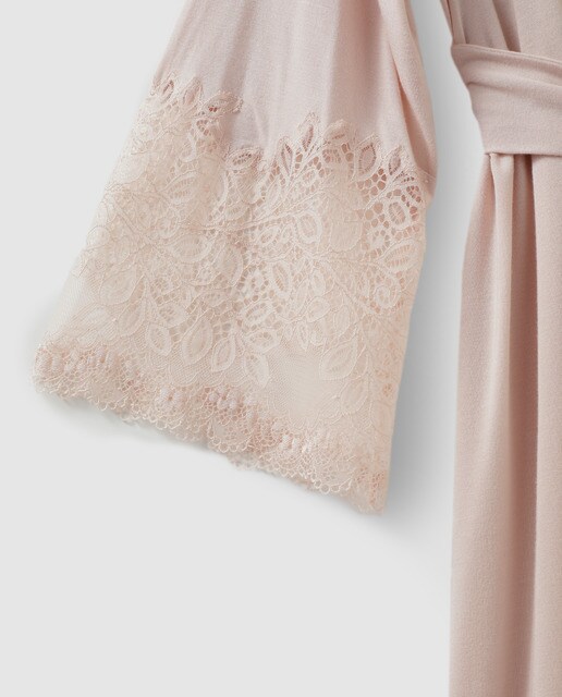 Bata Wedding modal con encaje