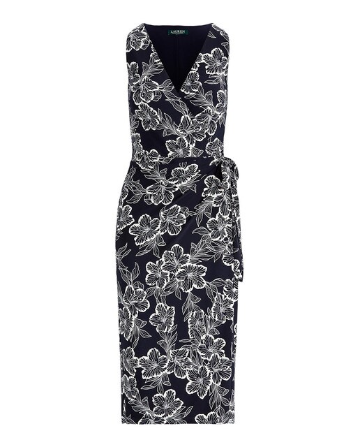 Vestido curto sem mangas