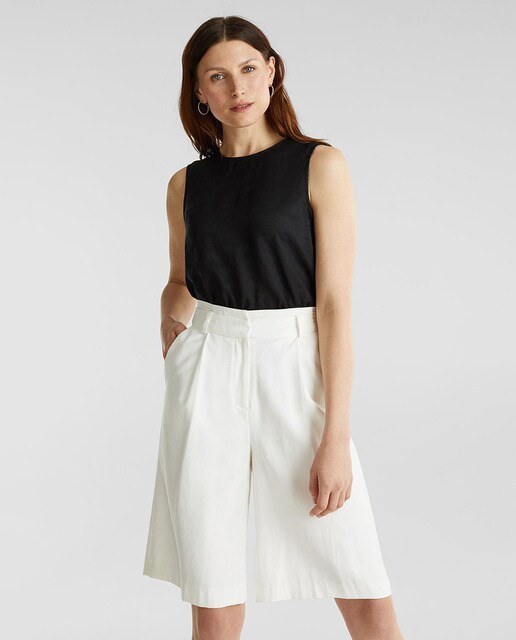 Bermuda de mujer monocolor con pinzas