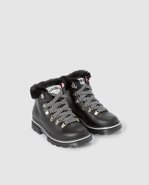 Botas de niña Pablosky de color negro con collarín de pelo