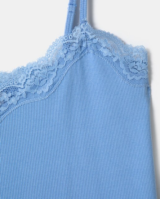 Camiseta lencera de mujer con escote pico