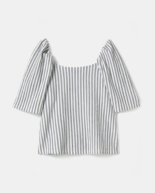 Camiseta de mujer con rayas y mangas abullonadas