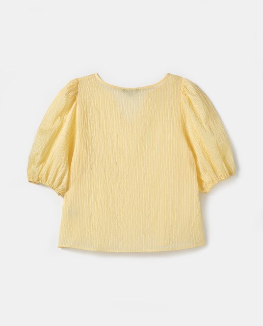 Blusa de mujer con rayas y mangas abullonadas