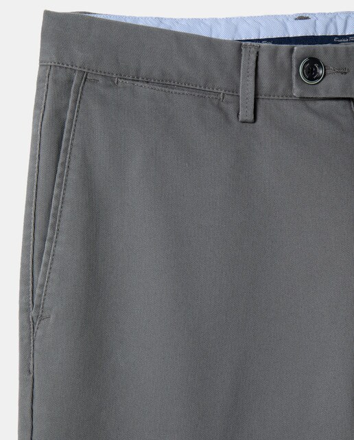 Calças chino de homem de corte slim cinzentas