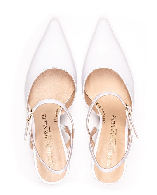 Zapatos de salón de mujer Pedro Miralles destalonados de color blanco