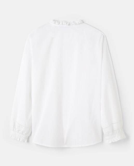 Blusa de mujer de estilo romántico en blanco