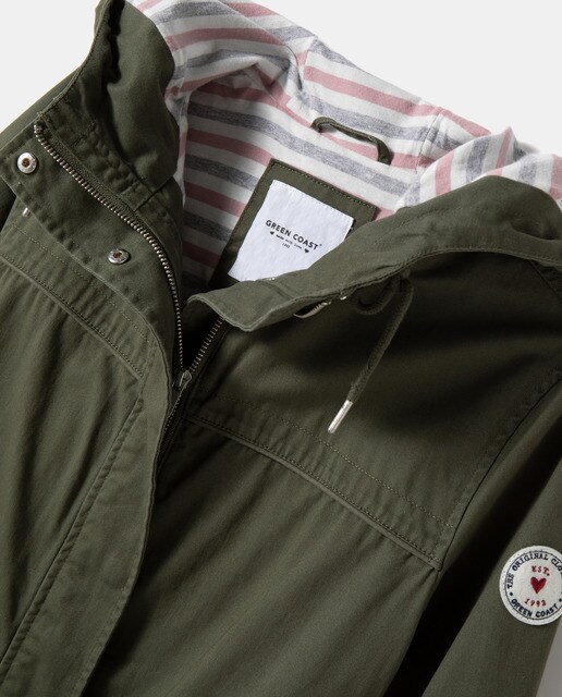 Parka de mulher com capuz e cordão na cintura