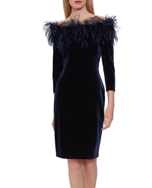 Vestido com debrum de penas