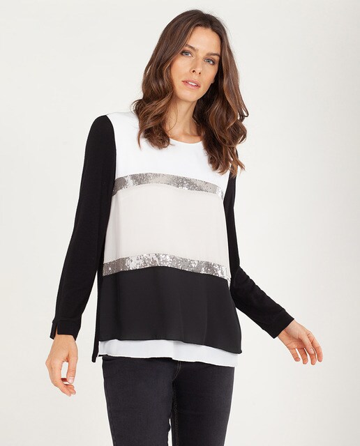 Blusa combinada às cores