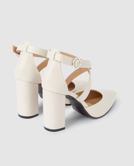 Zapatos de salón de mujer Fórmula Joven en blanco con tiras cruzadas en pala
