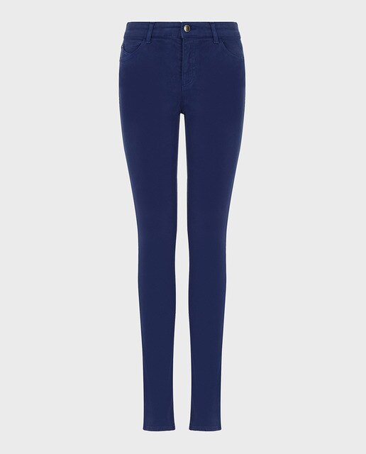 Jeans J18 de cintura subida e perna slim