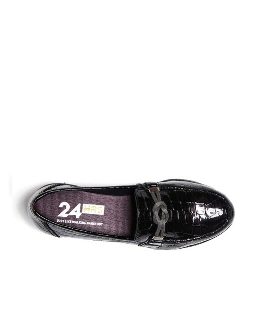 Mocassins pretos com adorno de nó