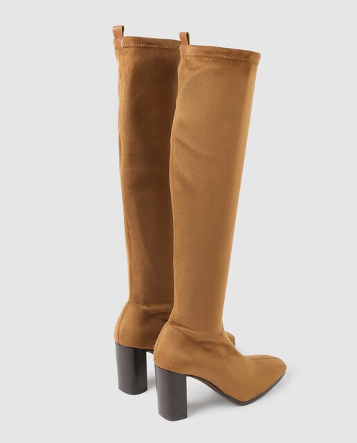 Botas de mujer Gloria Ortiz ajustadas de color camel