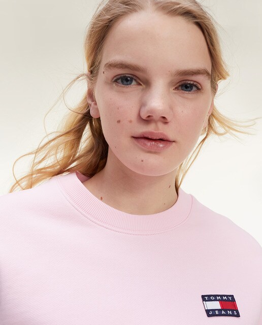 Sweatshirt cropped rosa com decote redondo